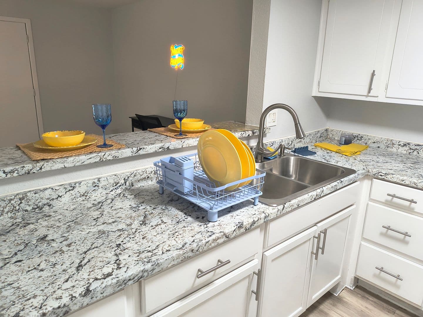 Fort Worth Apartment: 6608 South Freeway
