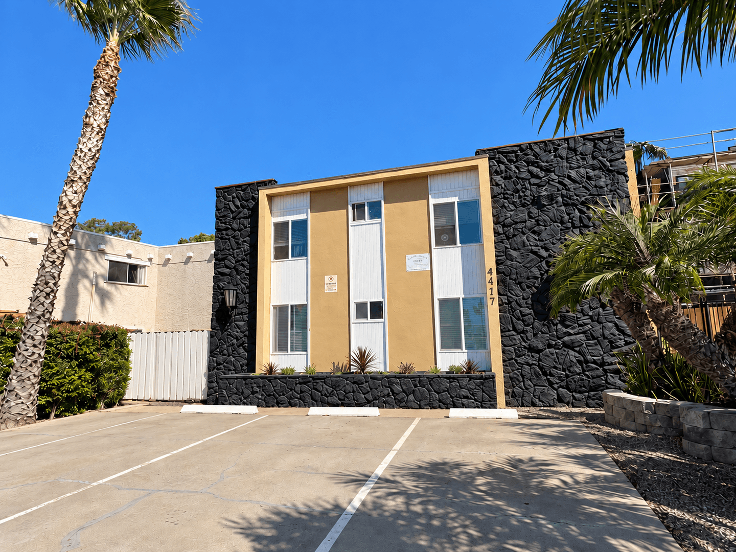 San Diego Apartment: 4417 Idaho Street