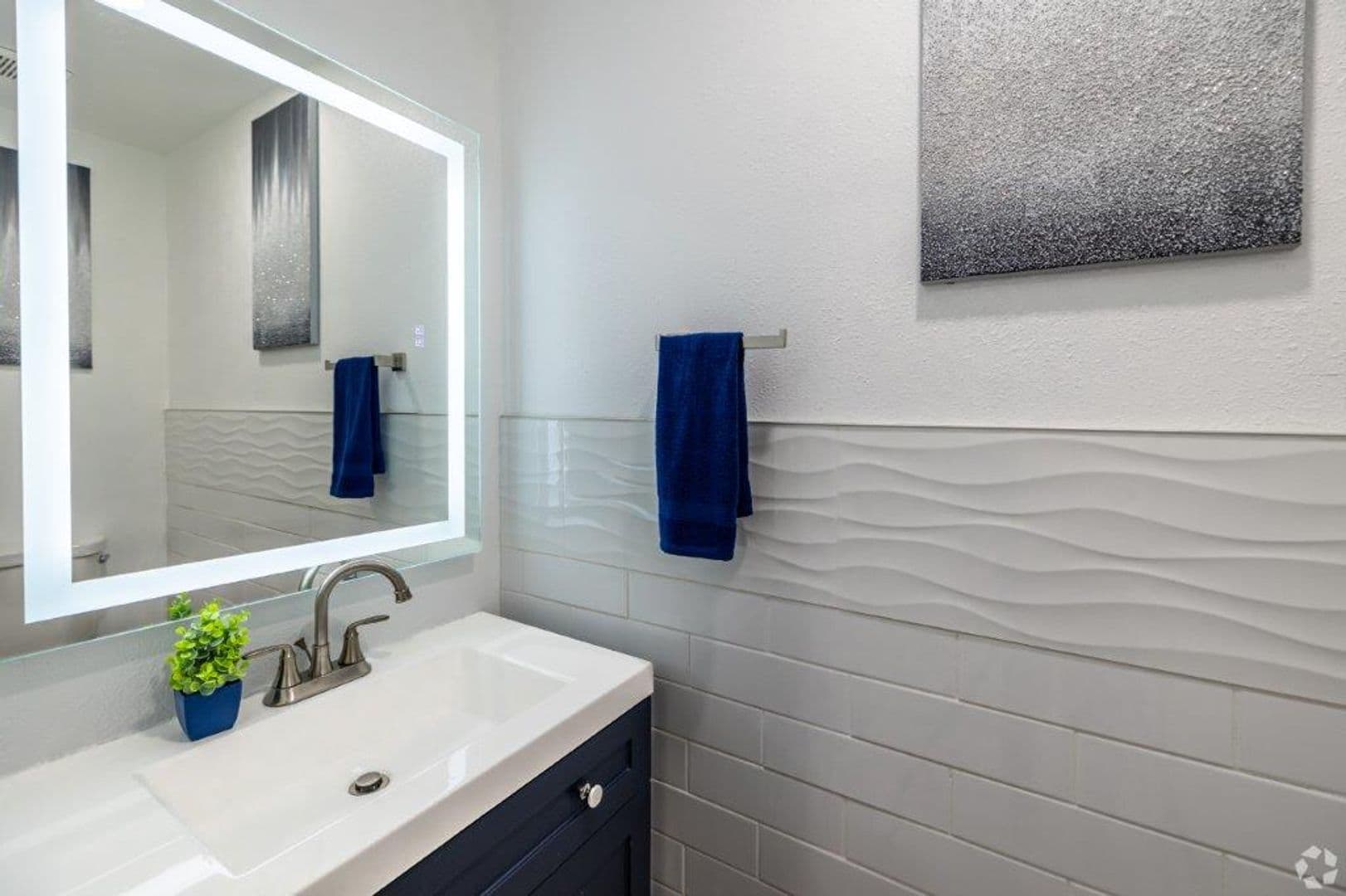 Arlington Apartment: 1736 W. Randol Mill Rd.