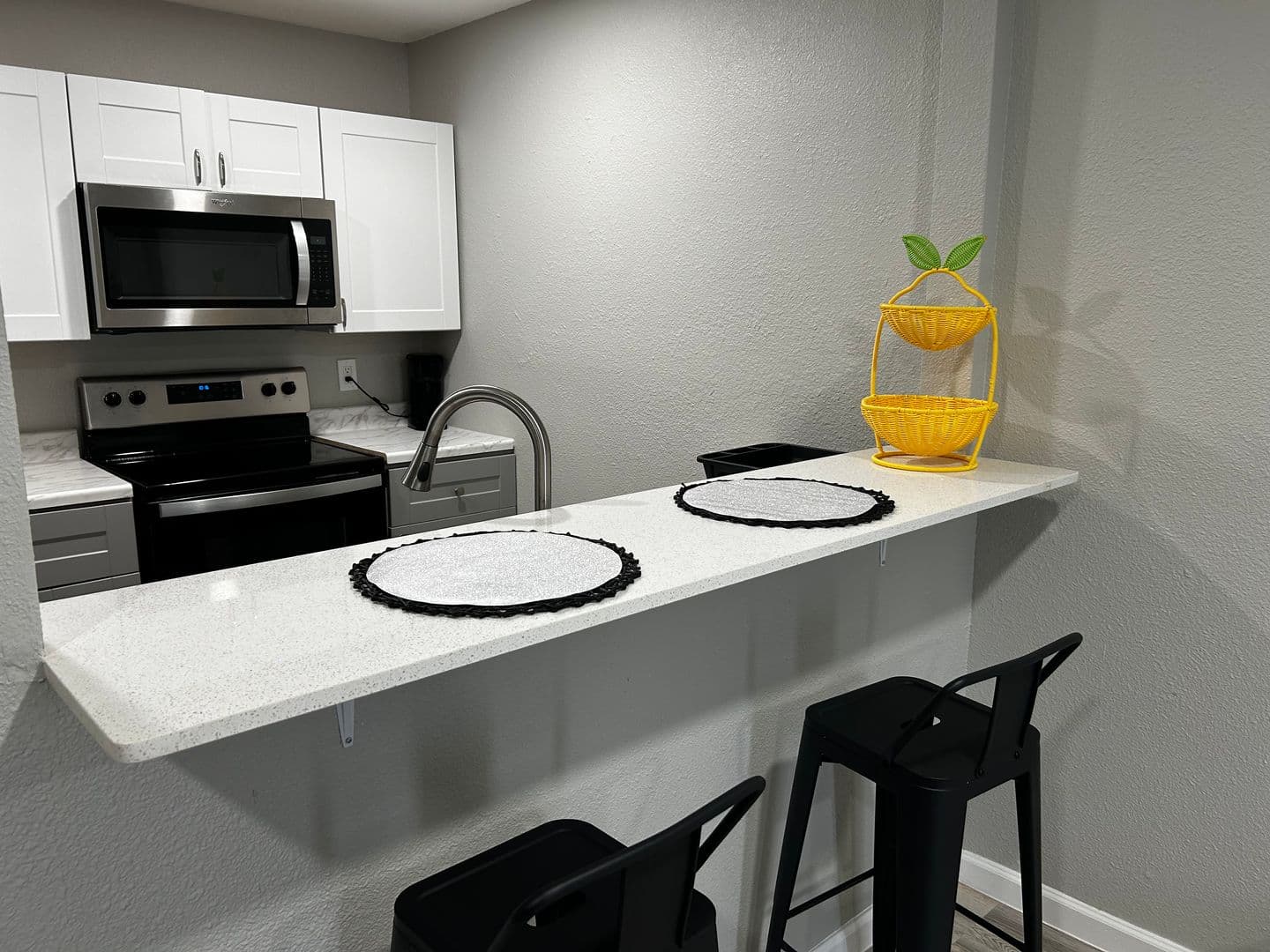 Arlington Apartment: 1736 W. Randol Mill Rd.