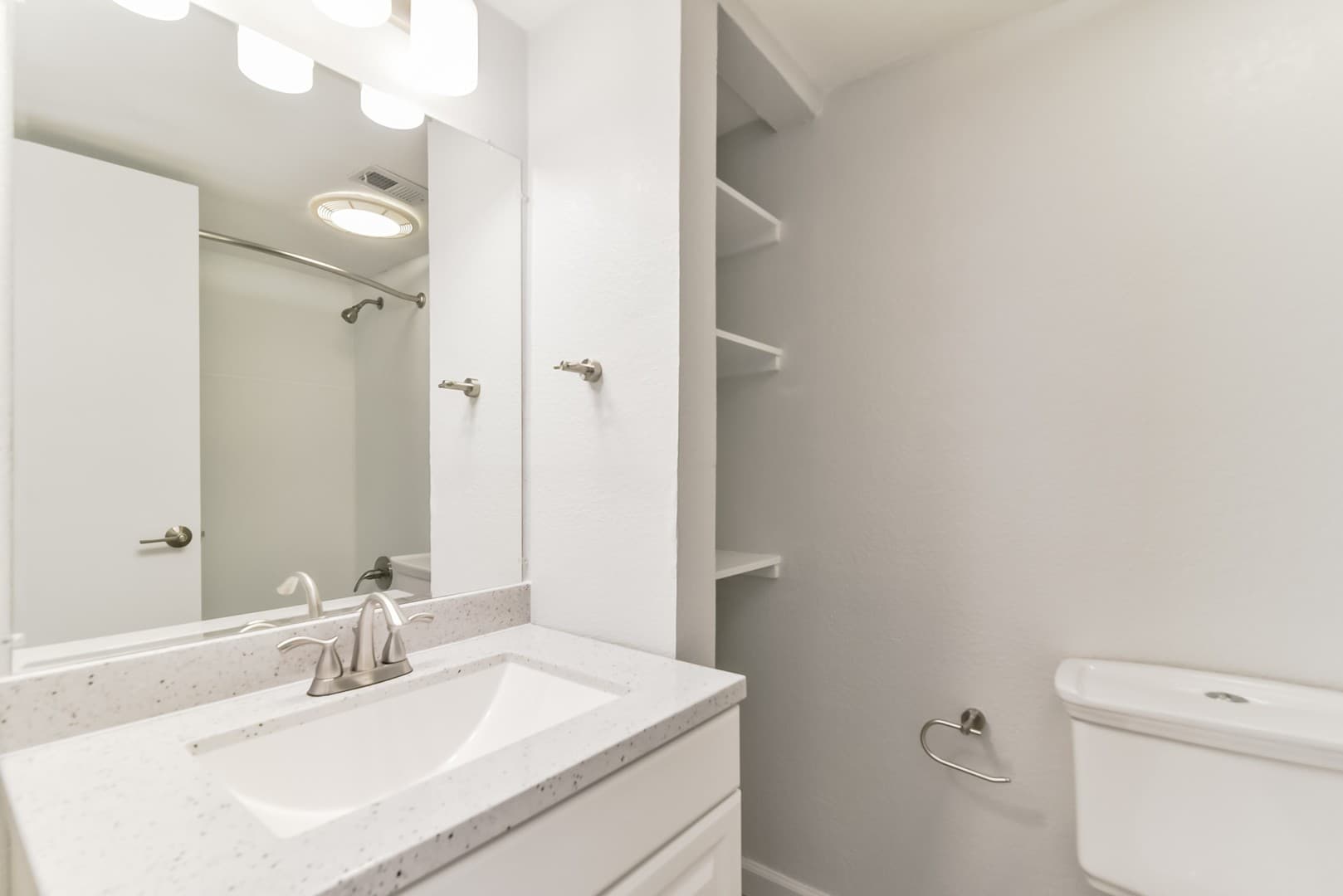 Fort Worth Apartment: 6608 South Freeway