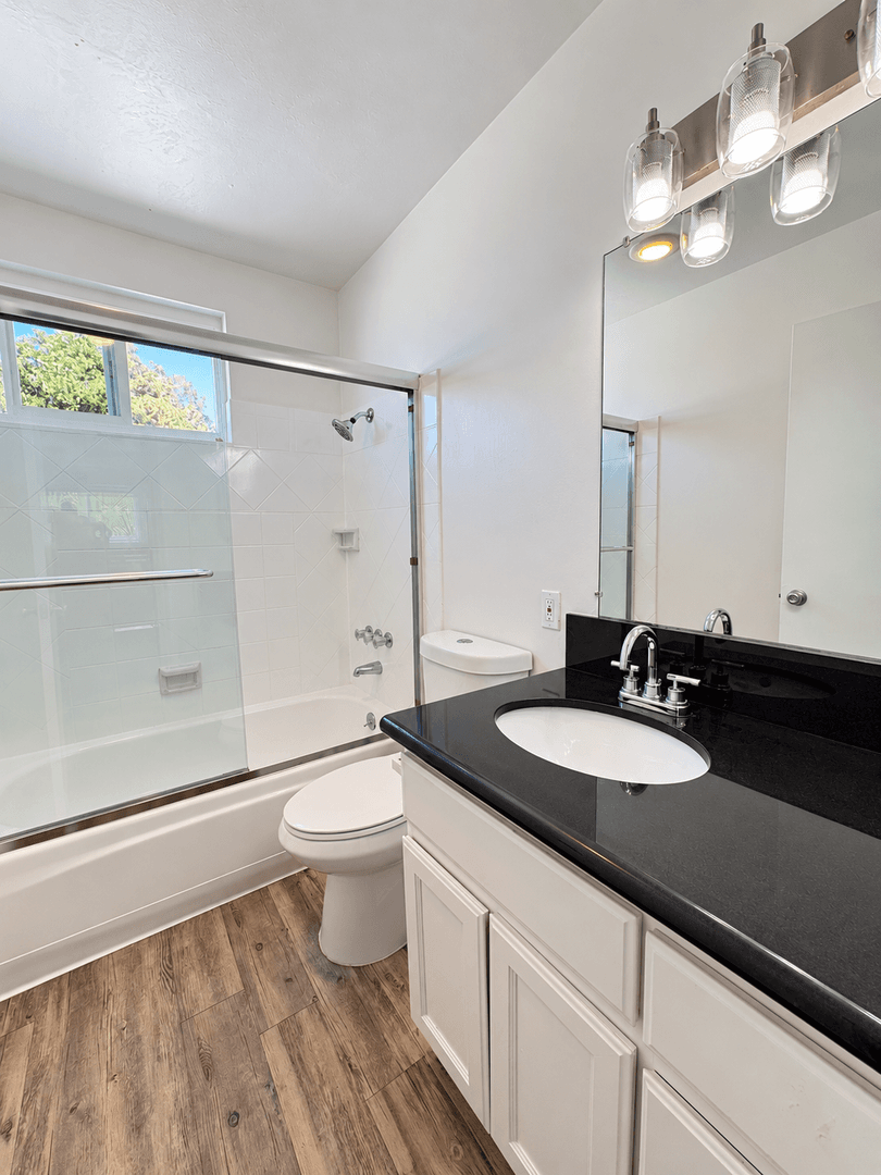 San Diego Apartment: 4417 Idaho Street