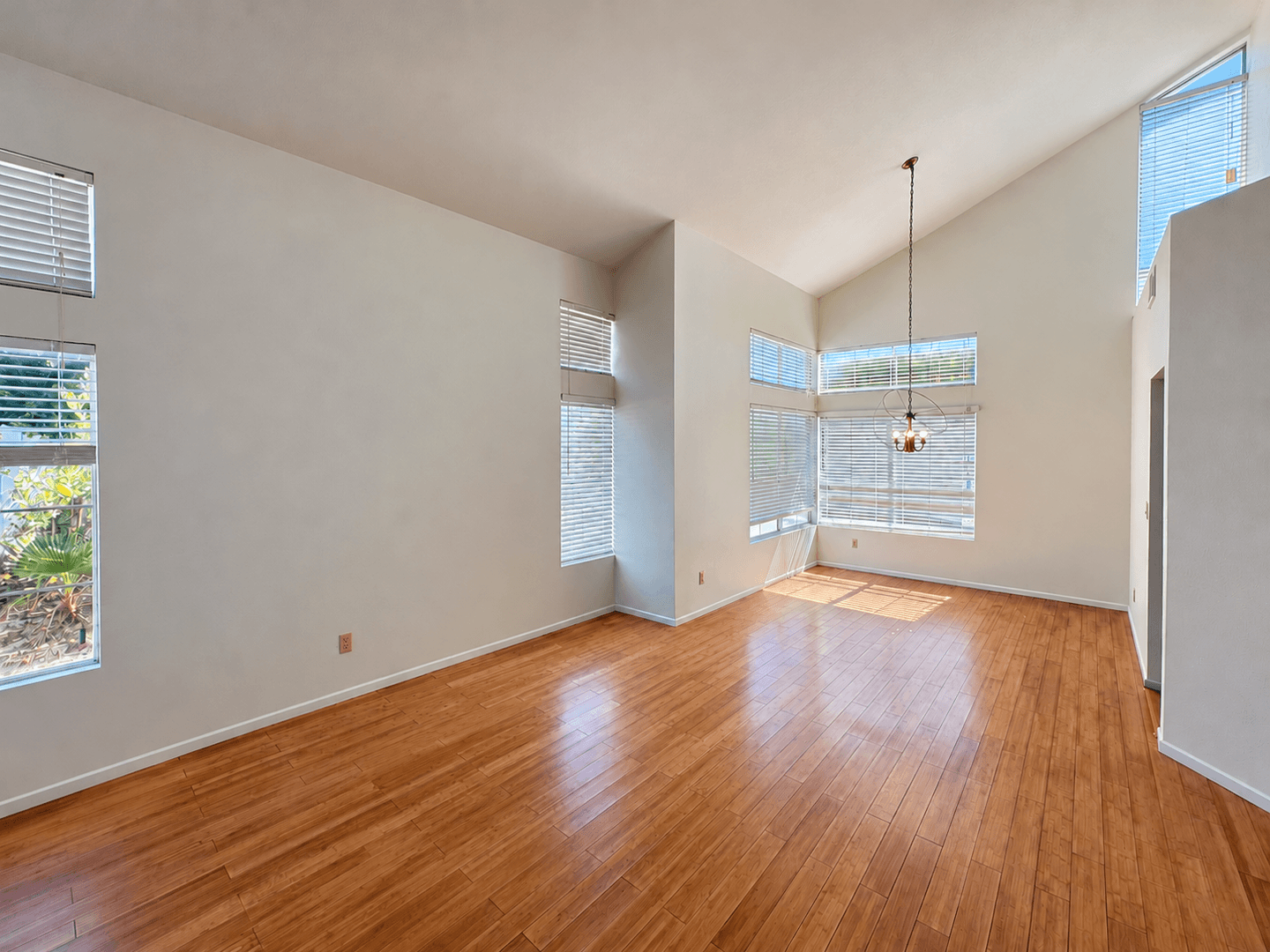 San Diego House: 7935 Winans Cove