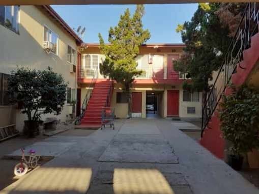 Panorama City Apartment: 8815 Van Nuys Blvd.  - I