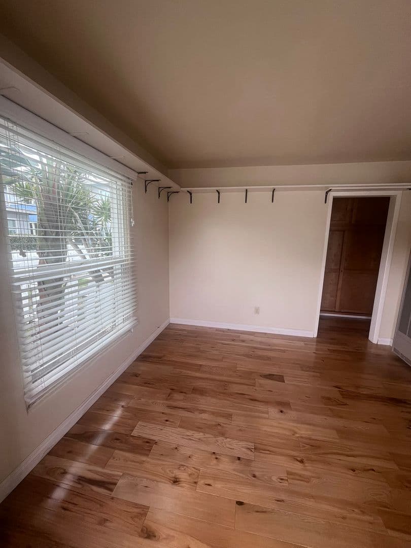 Ocean Beach Apartment: 5057-5071 Lotus Street