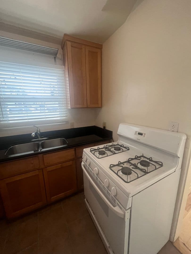 Ocean Beach Apartment: 5057-5071 Lotus Street