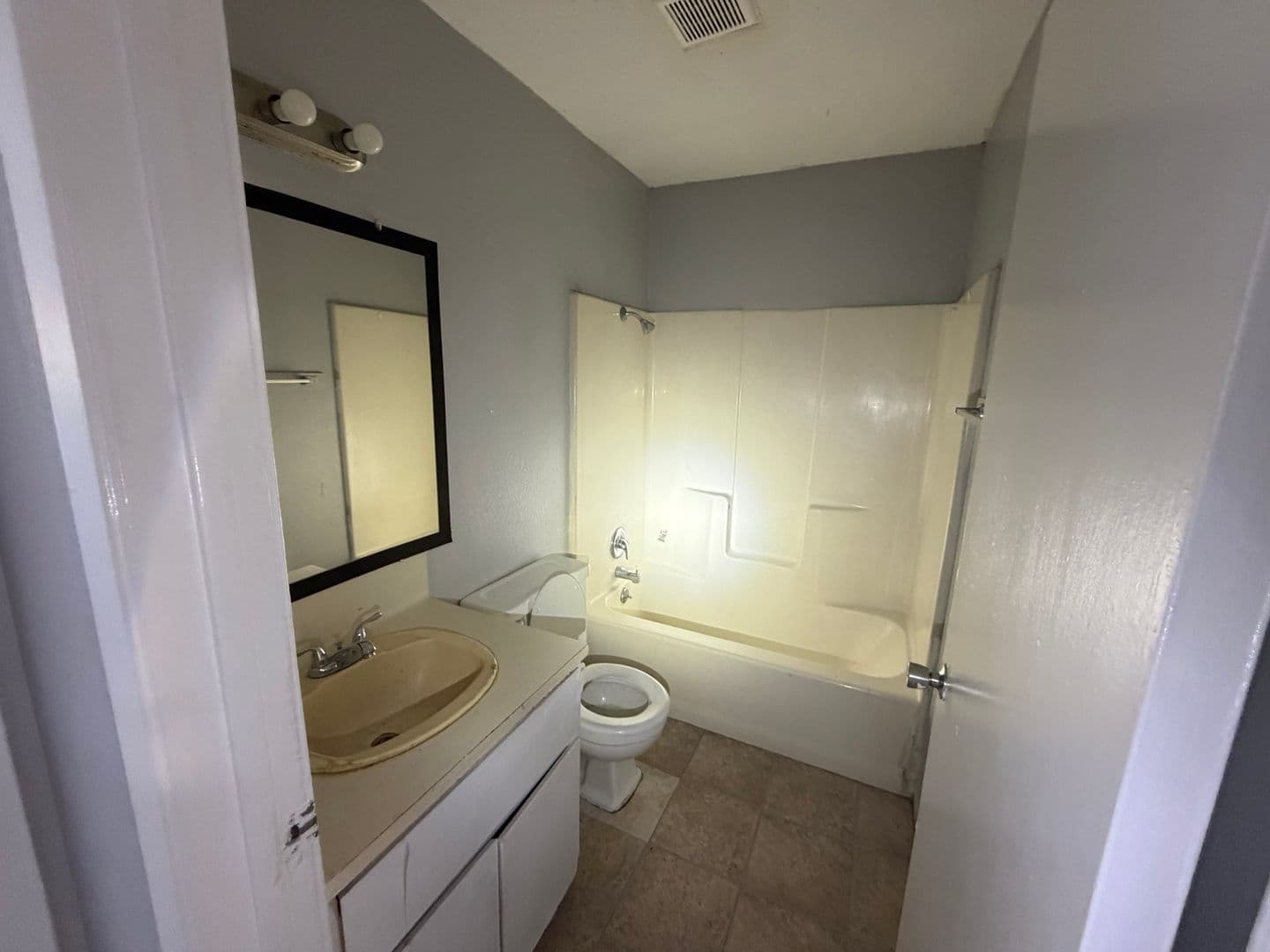 Weslaco Apartment: 2604 S BRIDGE AVE