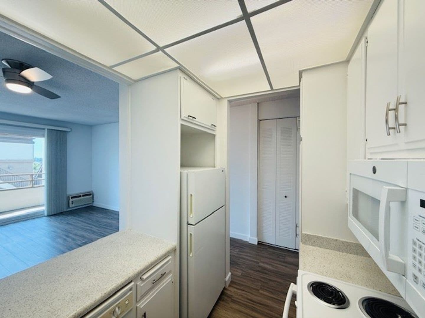 SAN DIEGO Apartment: 2300 FRONT STREET
