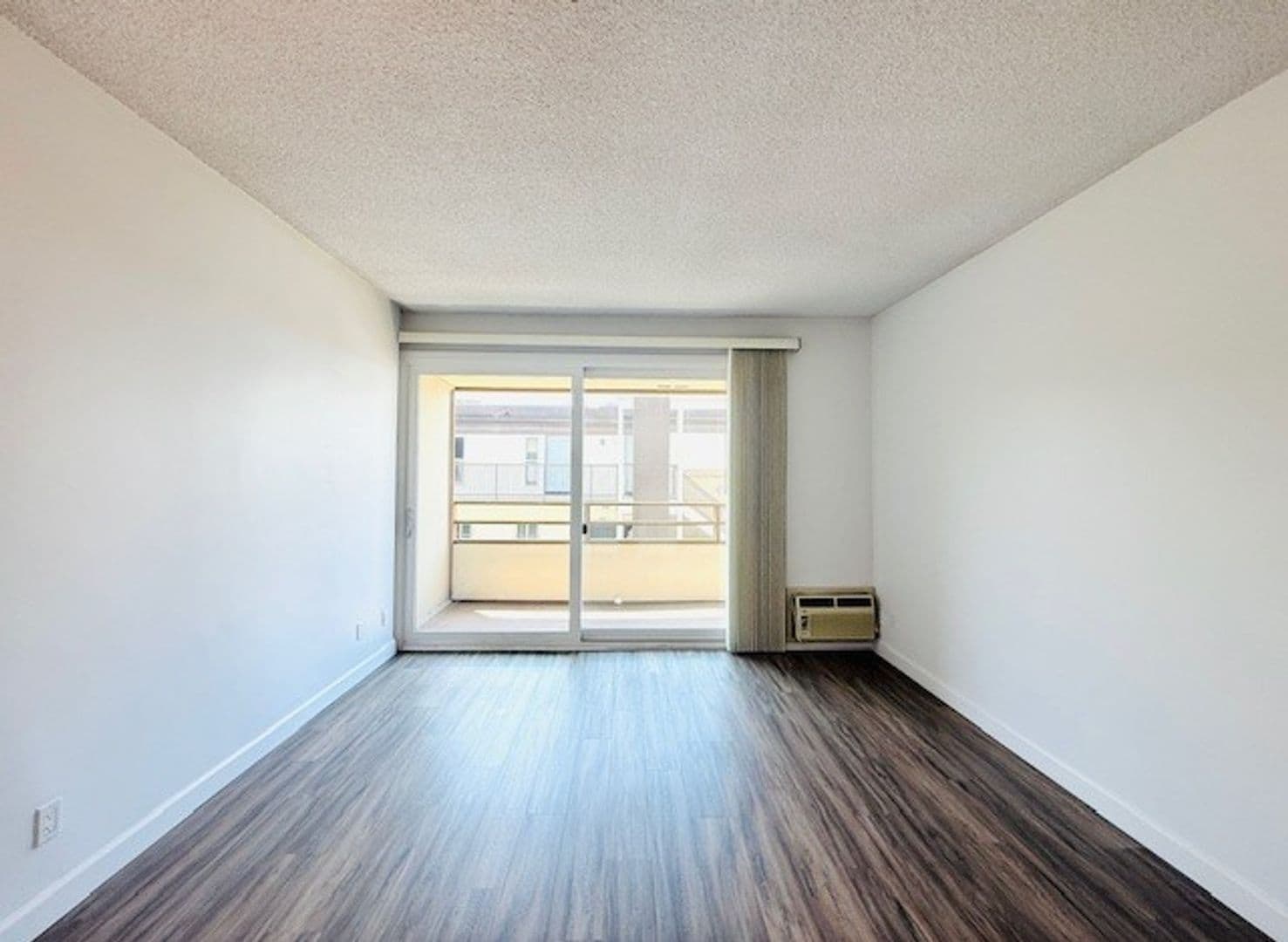 SAN DIEGO Apartment: 2300 FRONT STREET