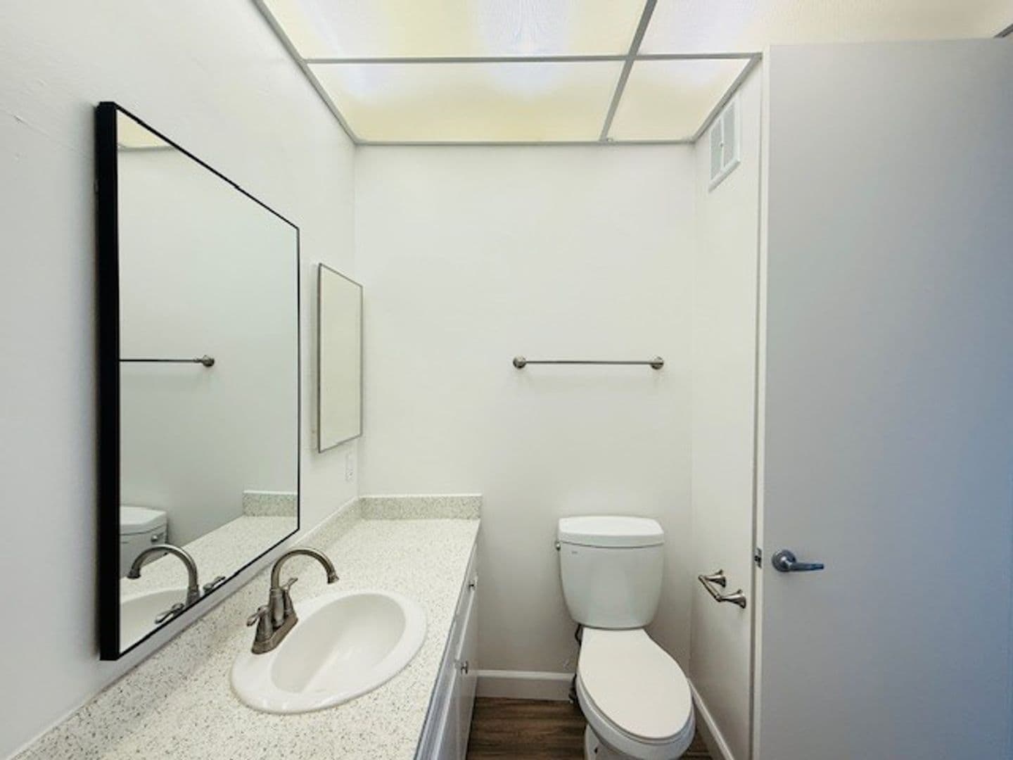 SAN DIEGO Apartment: 2300 FRONT STREET