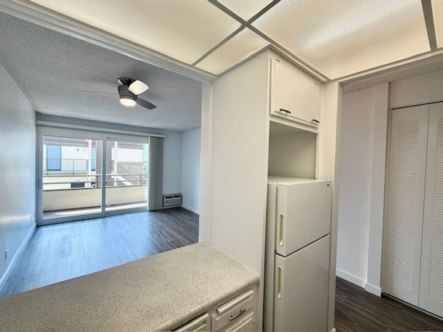 SAN DIEGO Apartment: 2300 FRONT STREET
