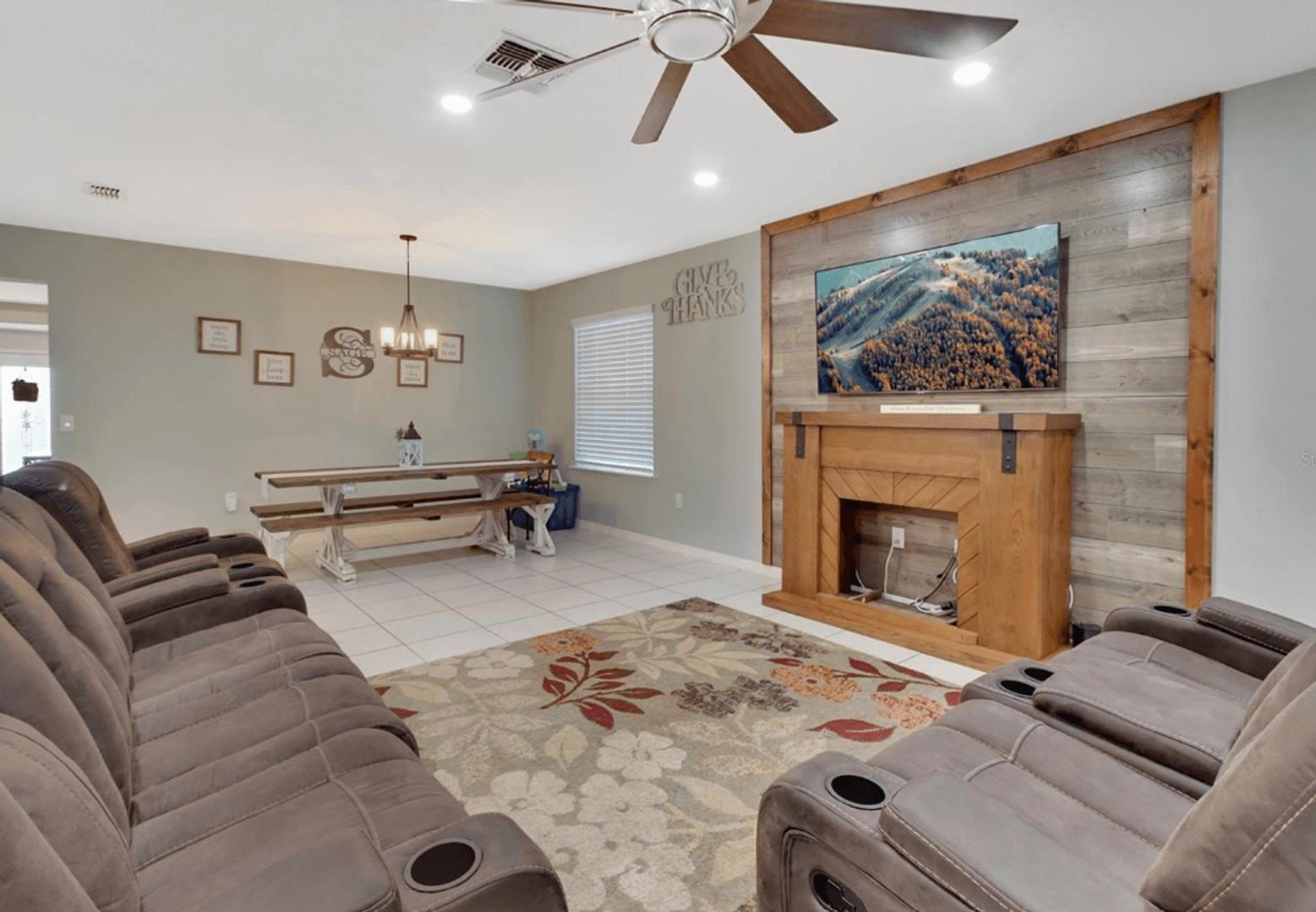 DeLand House: 109 Big Pine Key Blvd