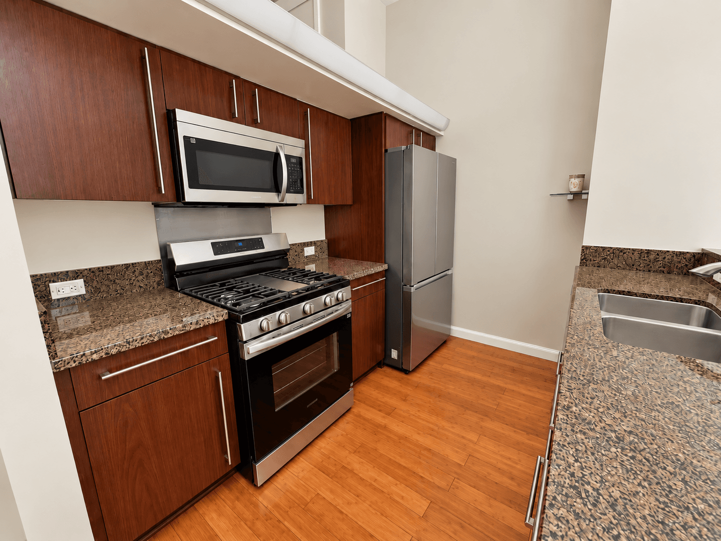 San Diego House: 350 11th Ave Unit 347