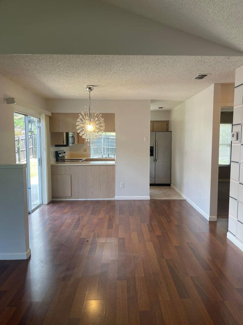 Orlando House: 7513 PACIFIC HEIGHTS
