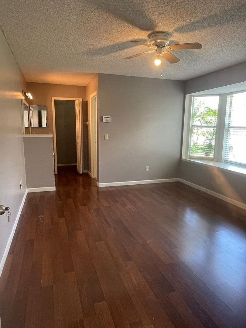 Orlando House: 7513 PACIFIC HEIGHTS