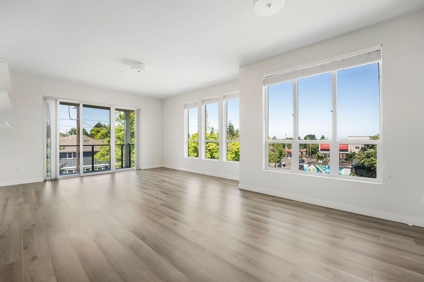 Portland House: 425 NE Bryant St #304