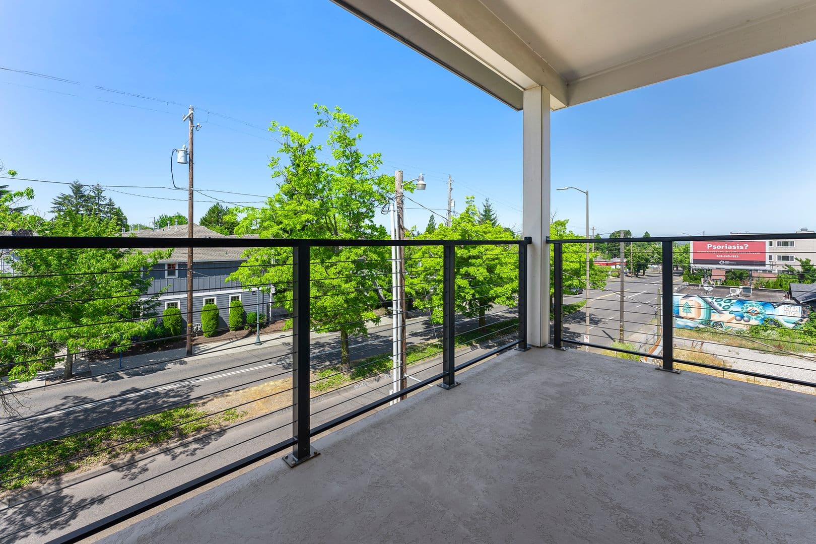 Portland House: 425 NE Bryant St #304