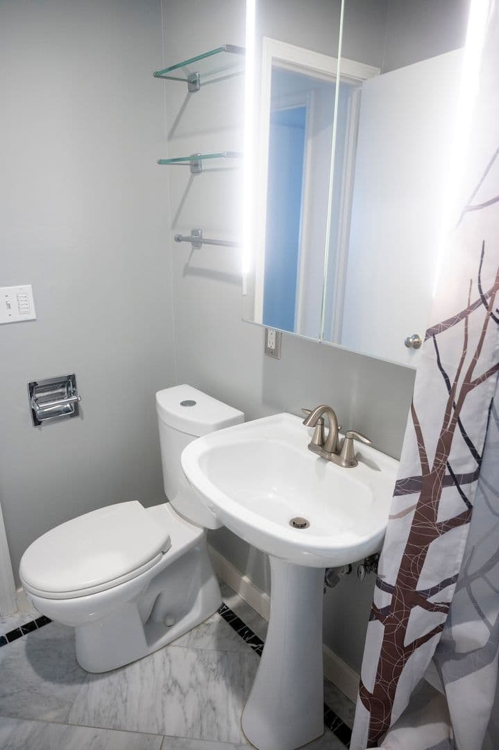 Portland House: 2925 SE 64th Ave