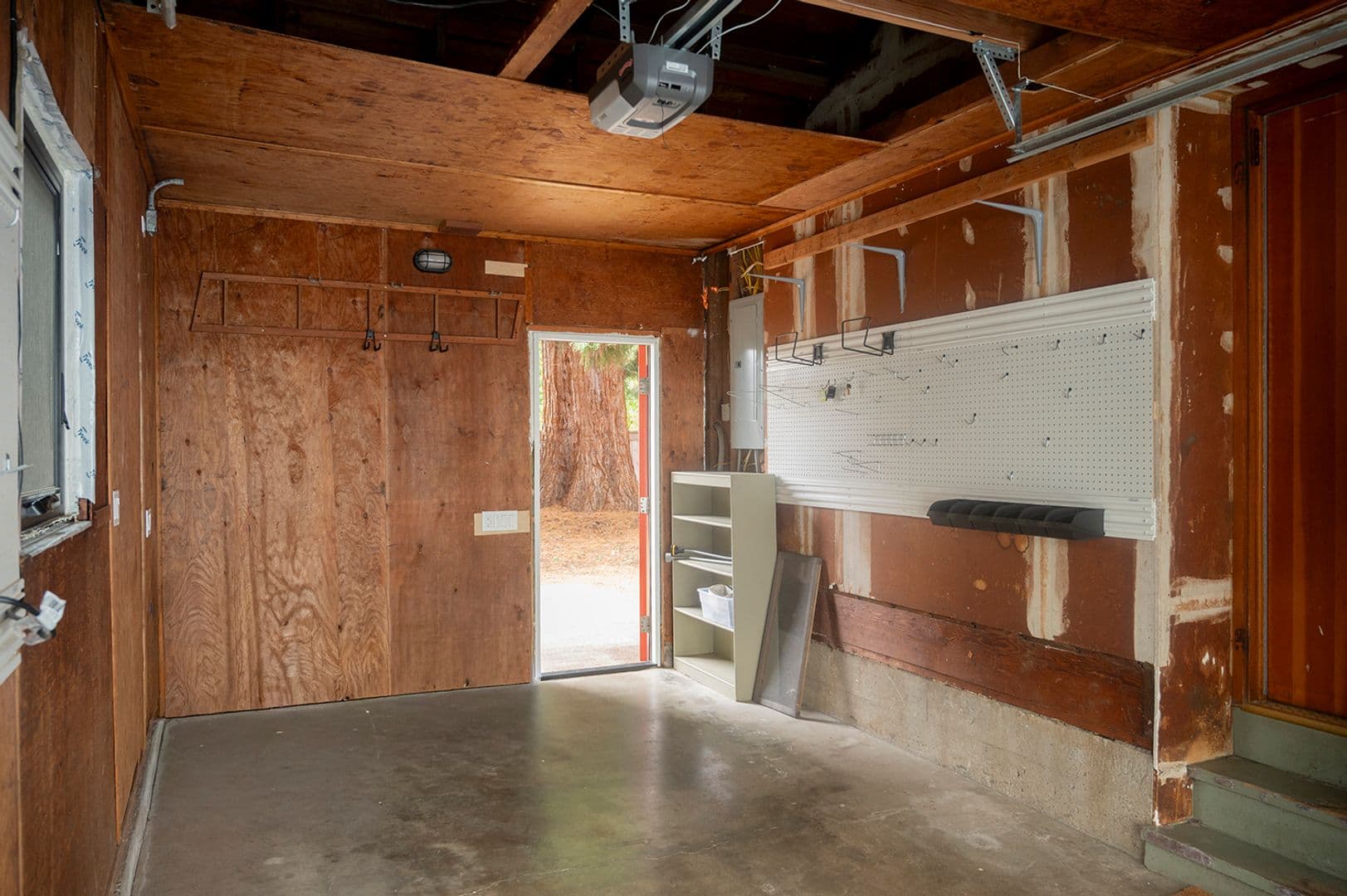 Portland House: 2925 SE 64th Ave