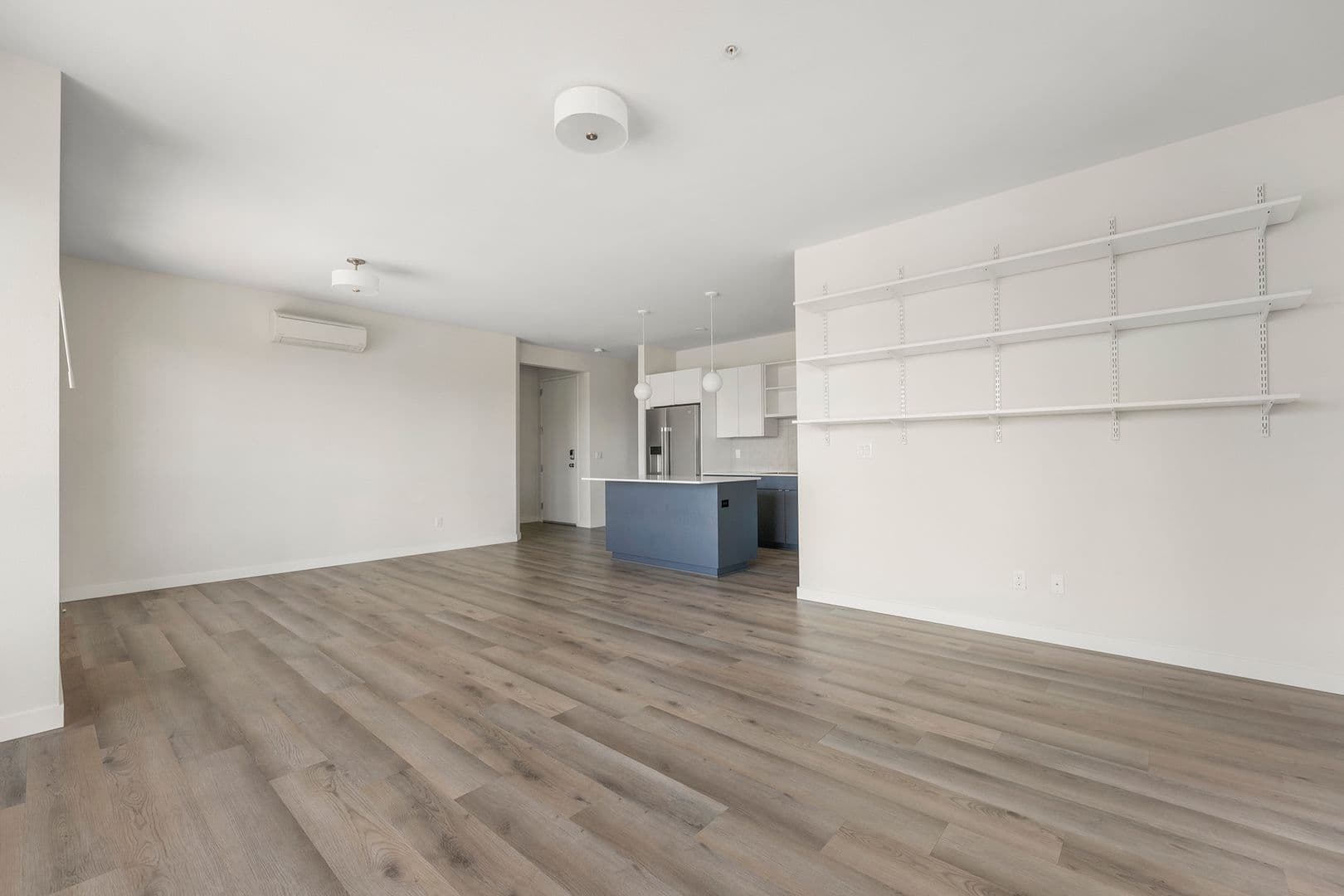 Portland House: 425 NE Bryant St #304