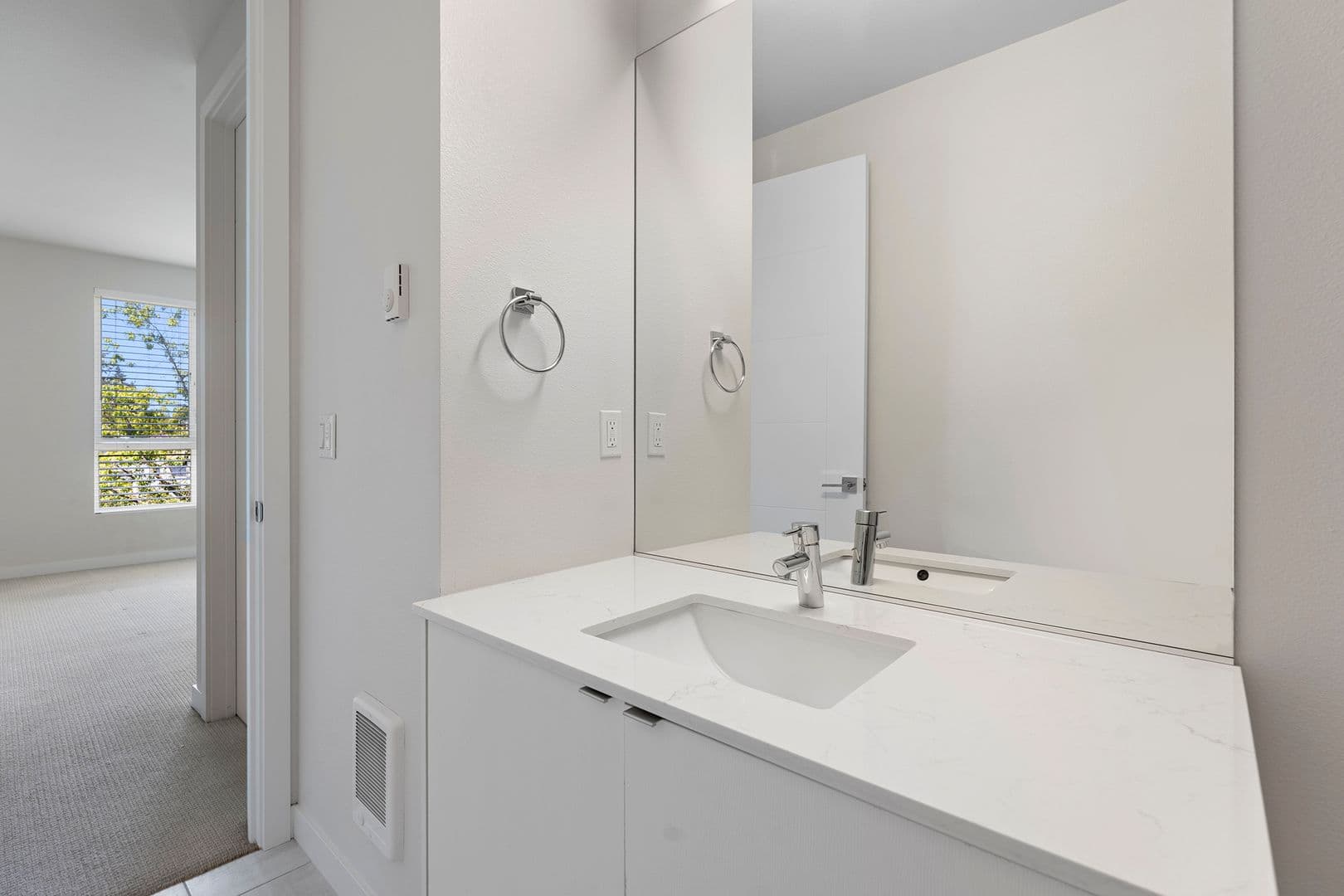 Portland House: 425 NE Bryant St #304