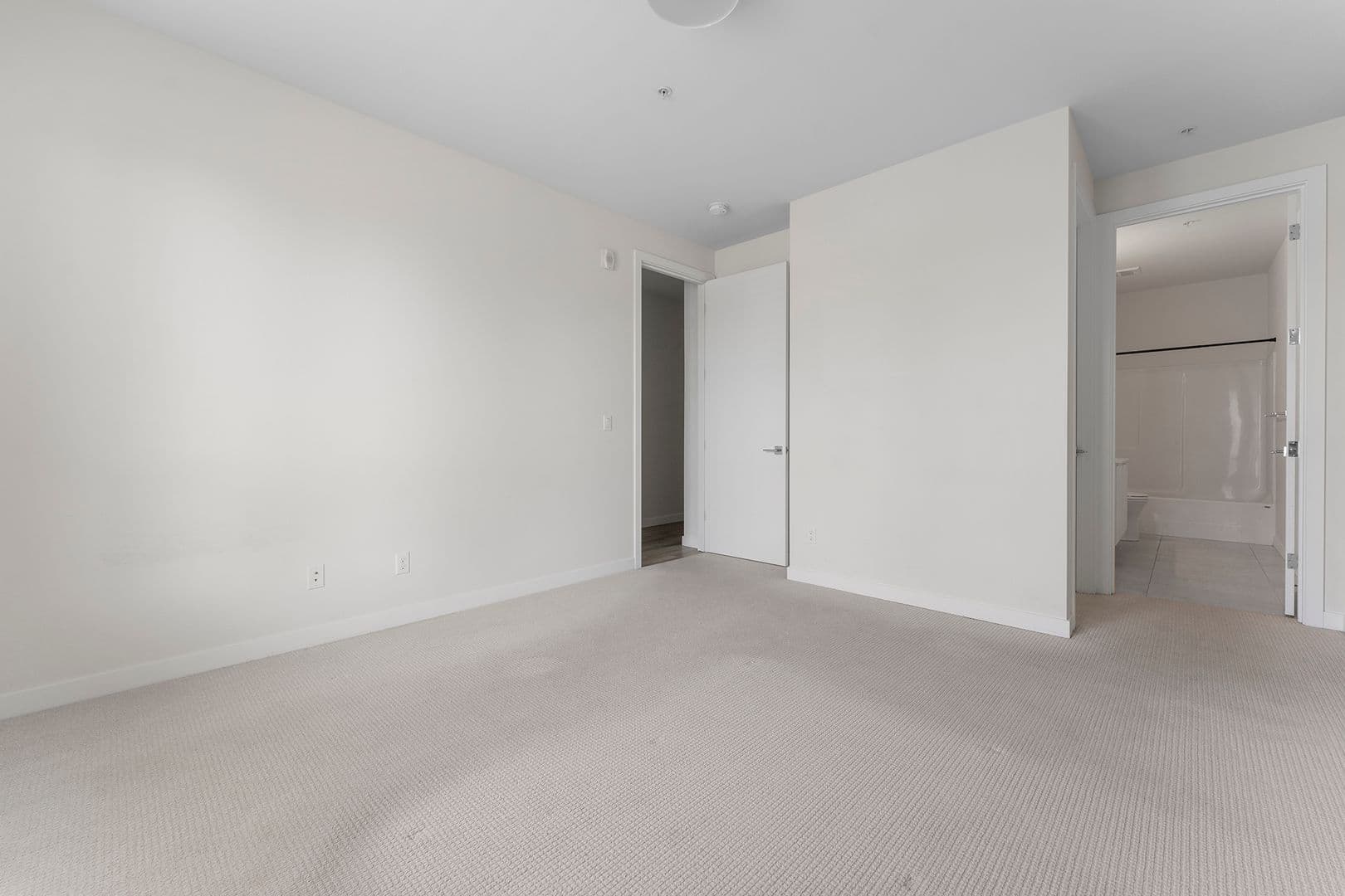 Portland House: 425 NE Bryant St #304