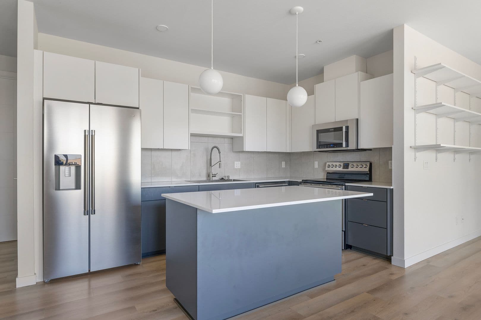 Portland House: 425 NE Bryant St #304