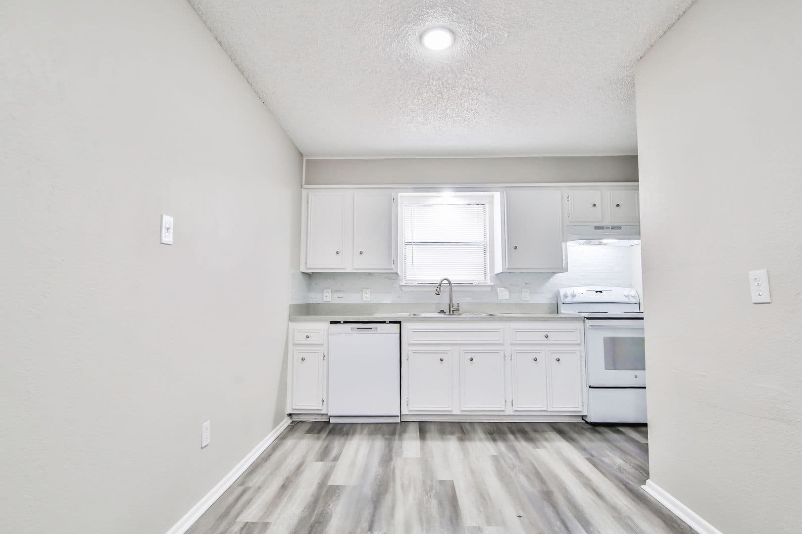 Lubbock Apartment: 5430 50th St