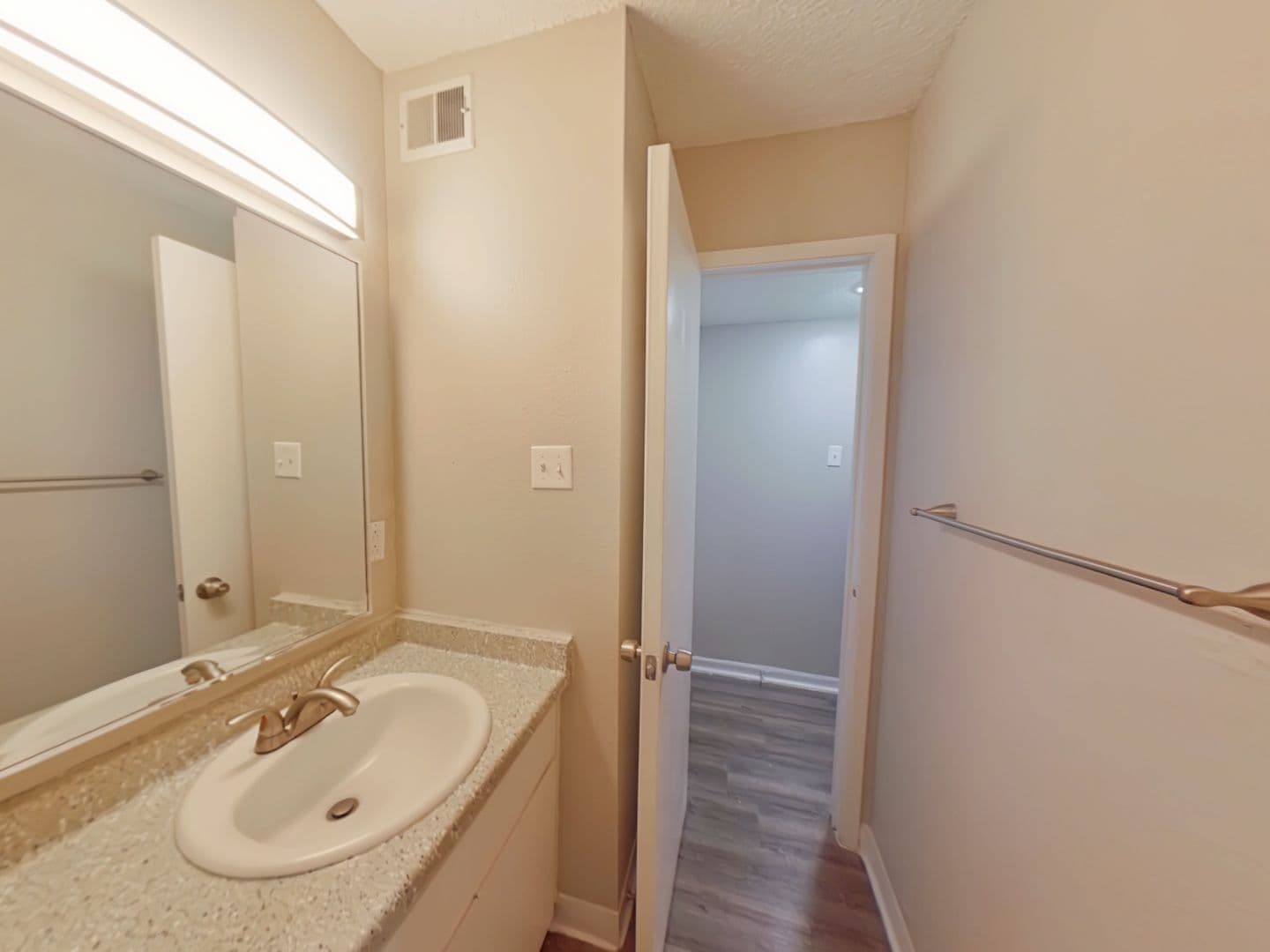 Lubbock Apartment: 5202 Bangor Ave
