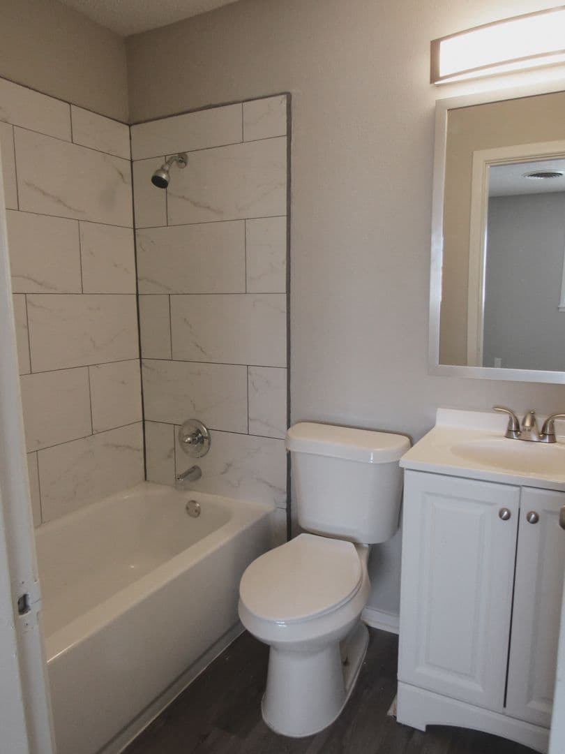 Lubbock Apartment: 2401 45th St