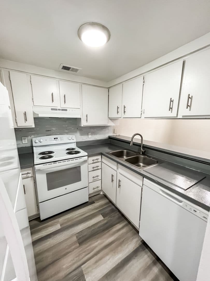Lubbock Apartment: 5401 50th St