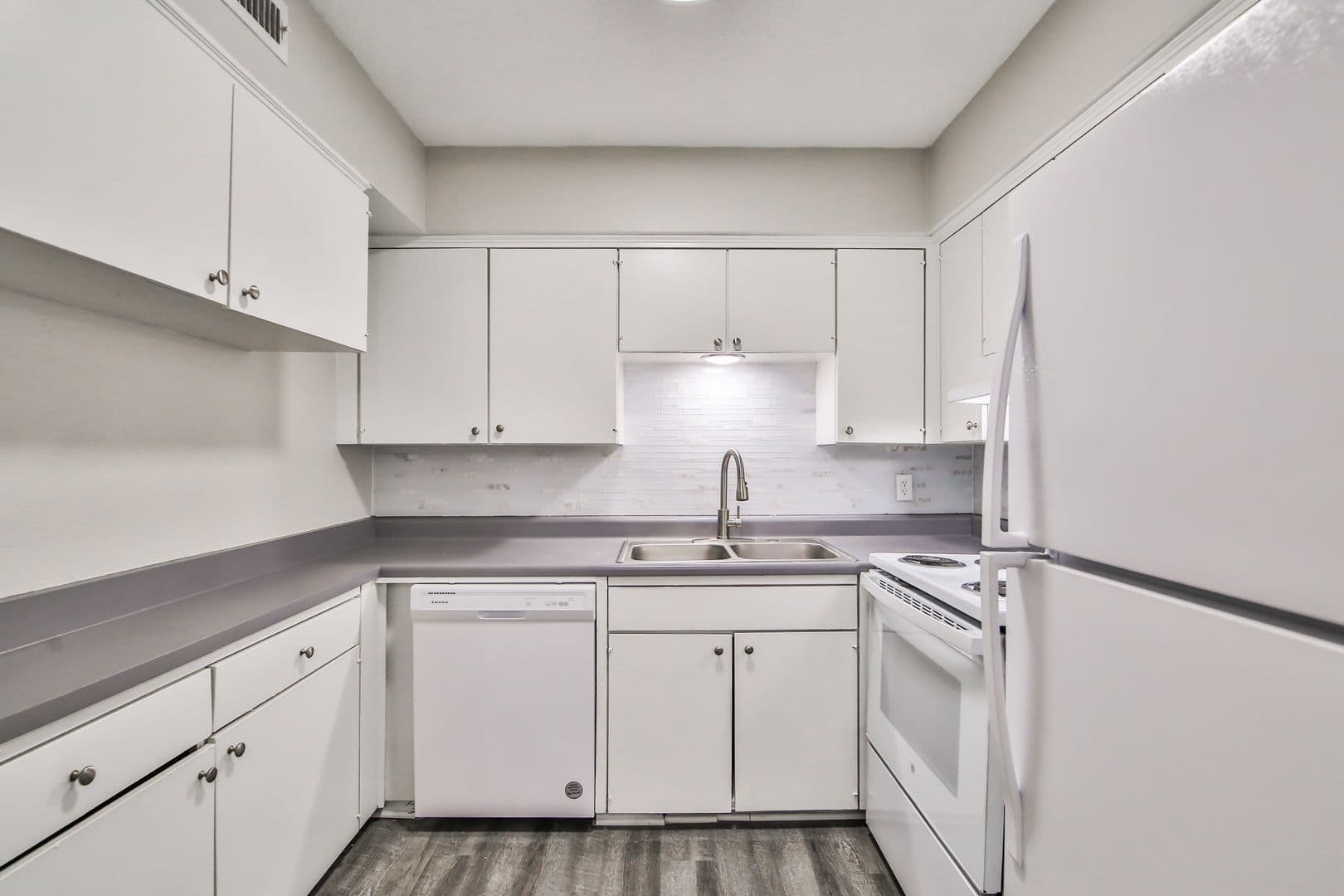 Lubbock Apartment: 2400 44th St