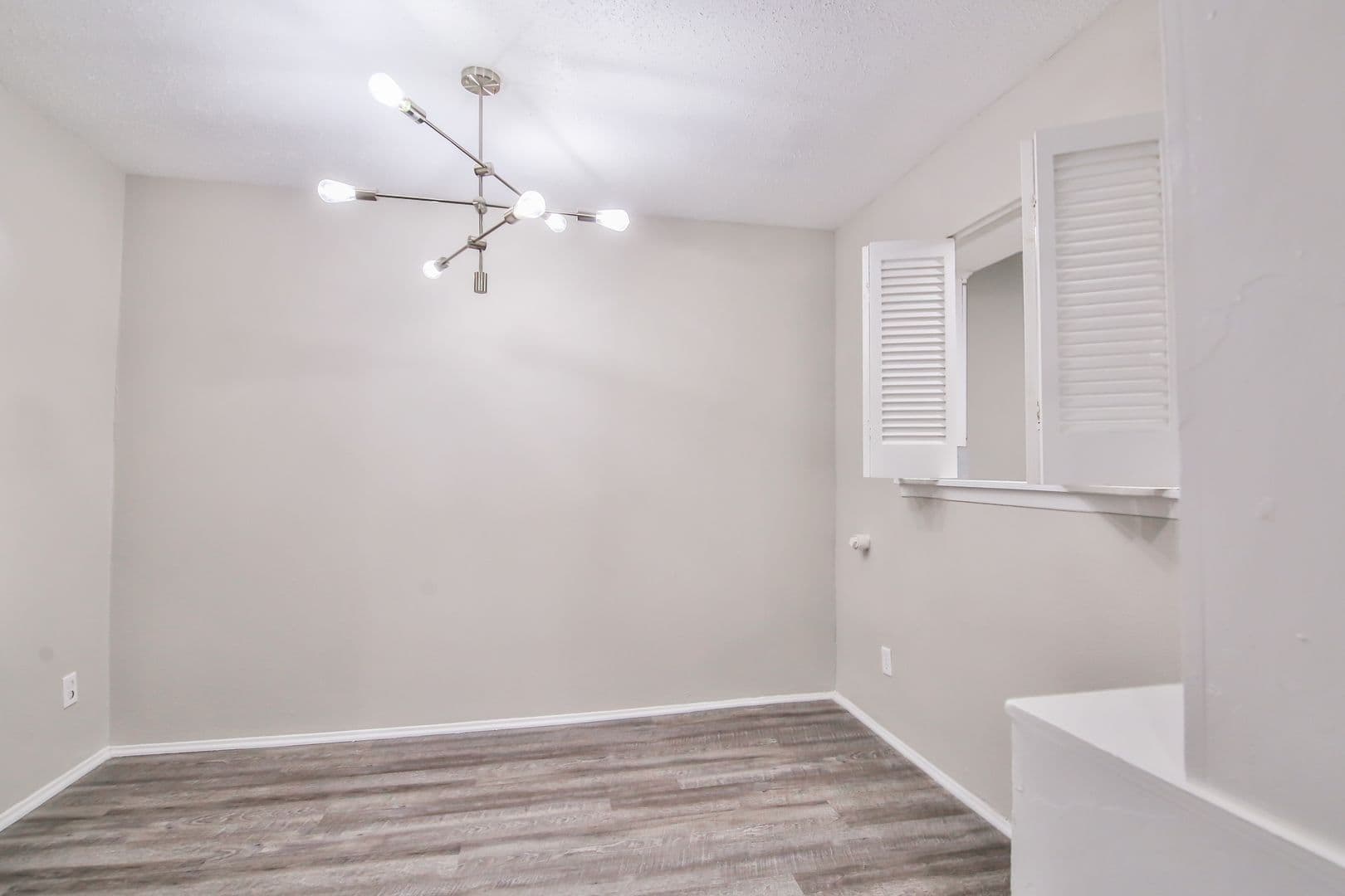 Lubbock Apartment: 2400 44th St