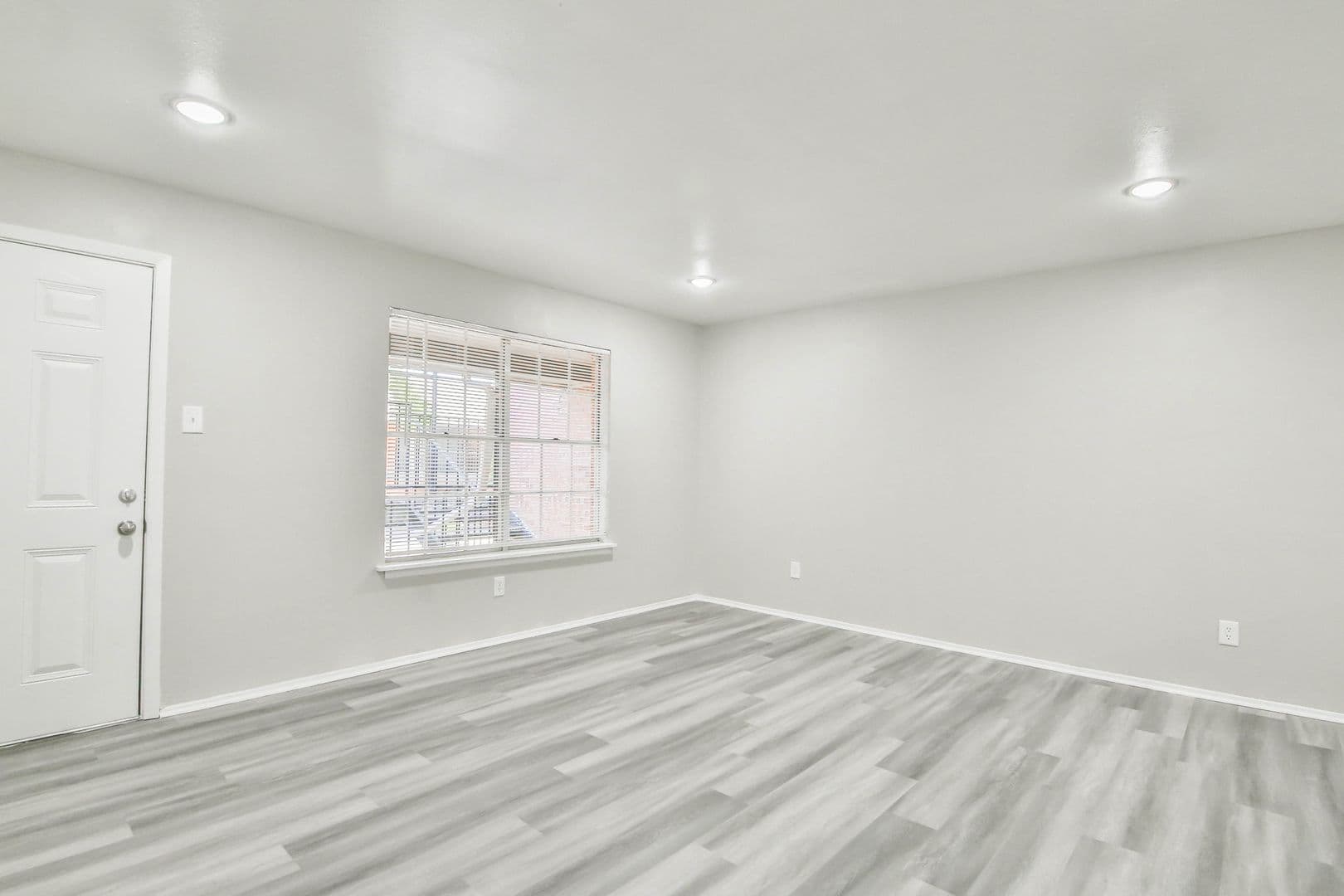 Lubbock Apartment: 2400 44th St