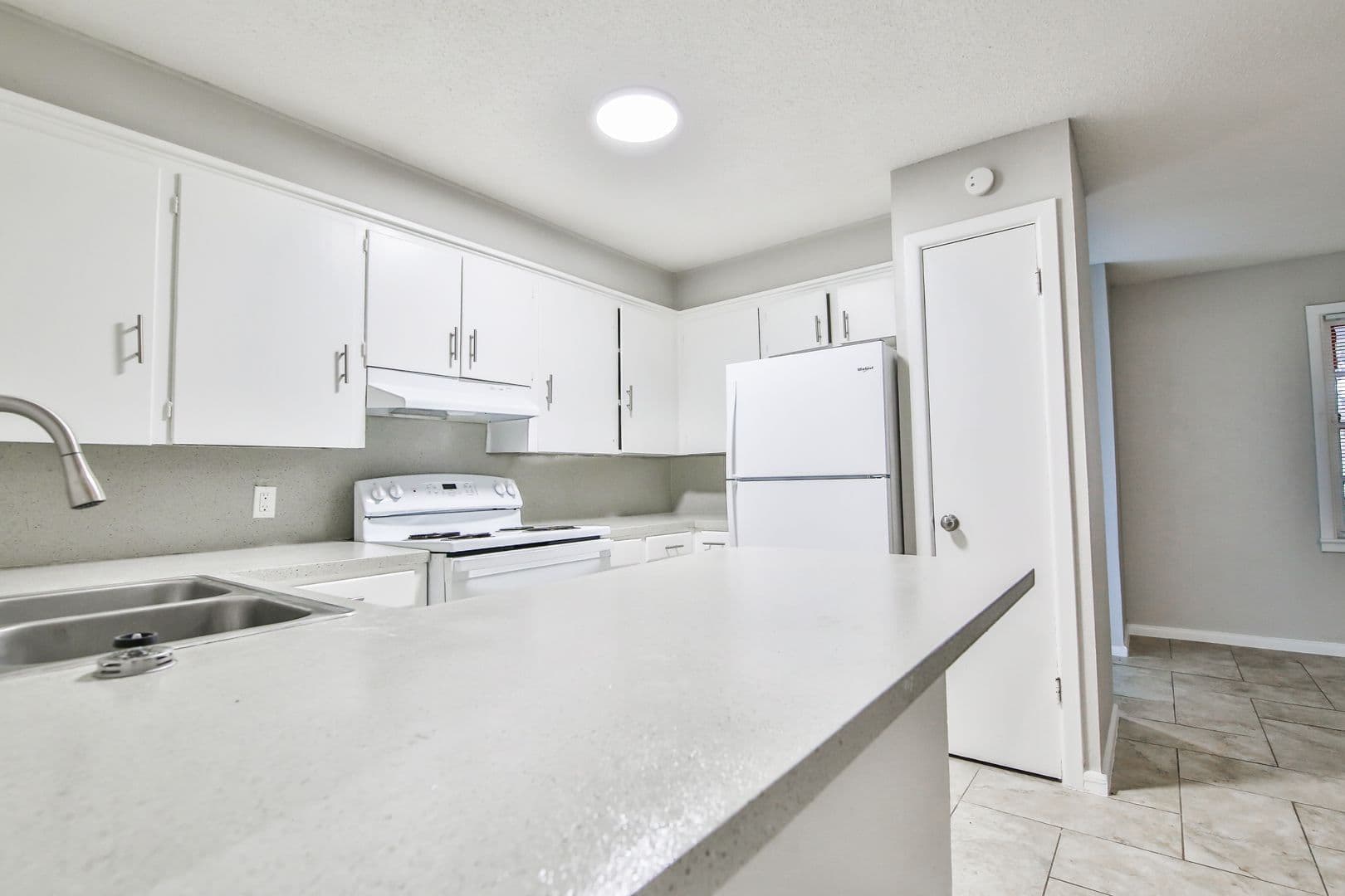 Lubbock Apartment: 2401 45th St