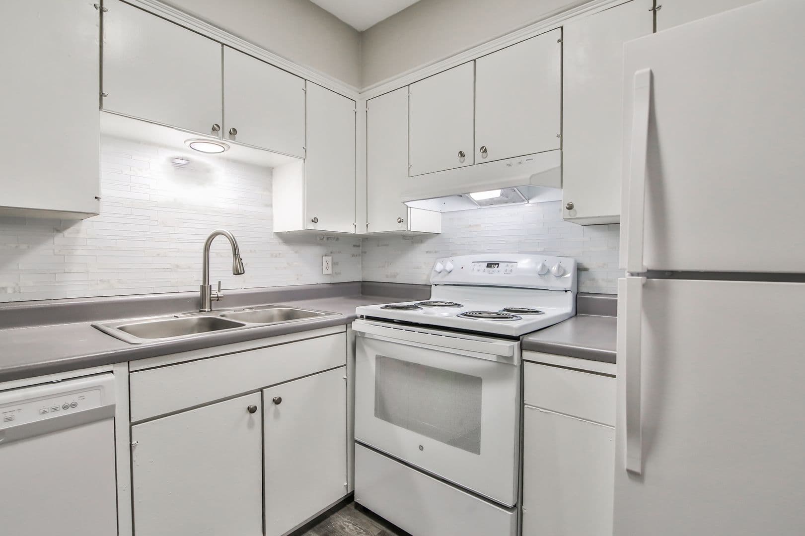 Lubbock Apartment: 2400 44th St
