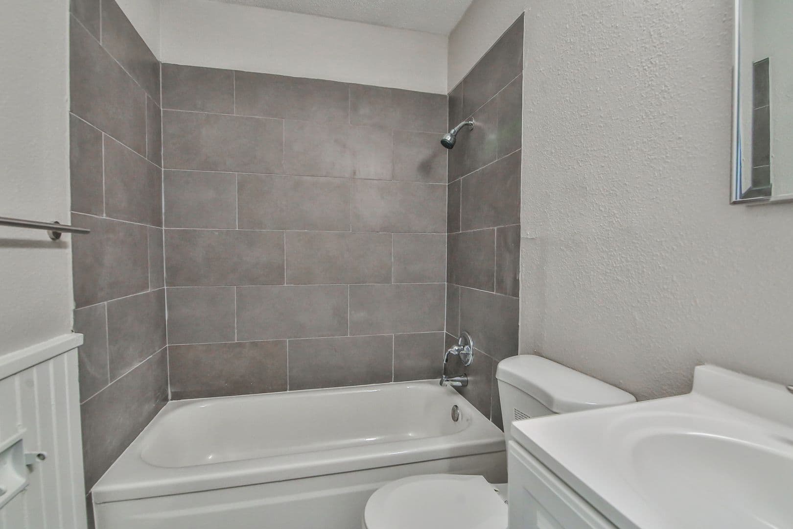 Lubbock Apartment: 2400 44th St