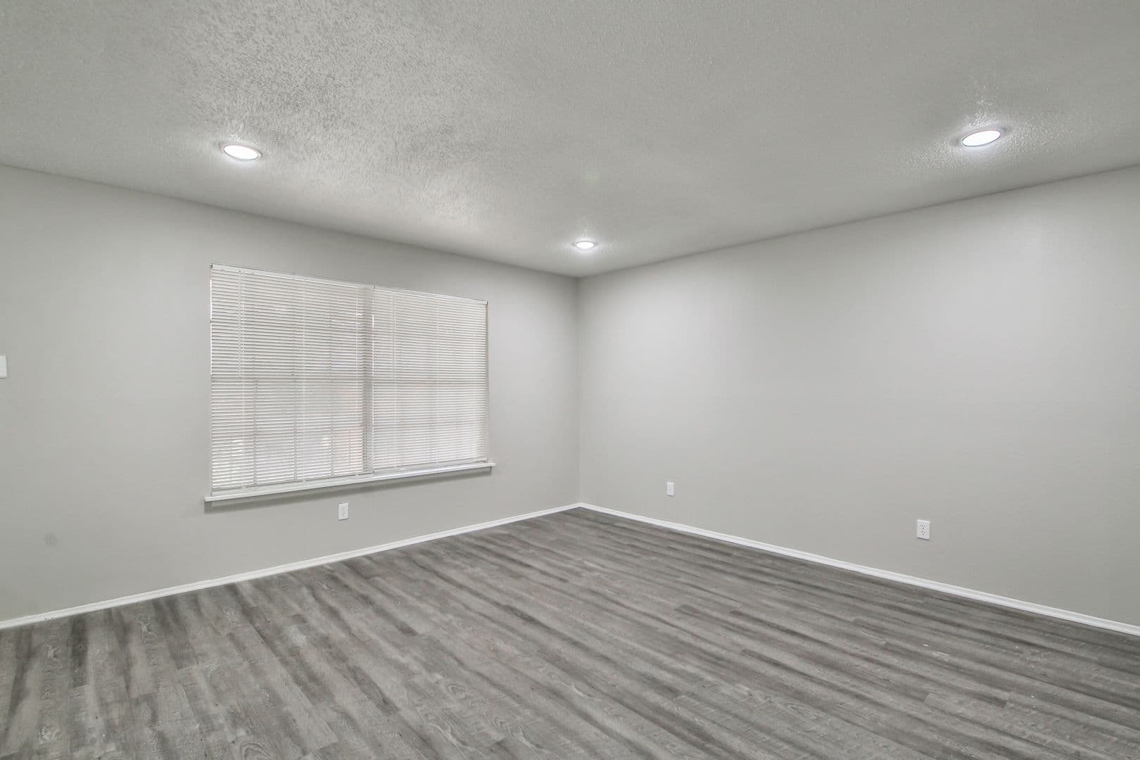 Lubbock Apartment: 2400 44th St