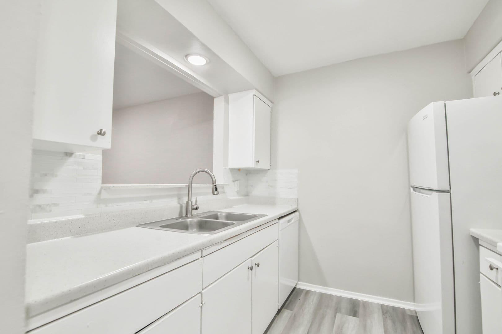 Lubbock Apartment: 2400 44th St