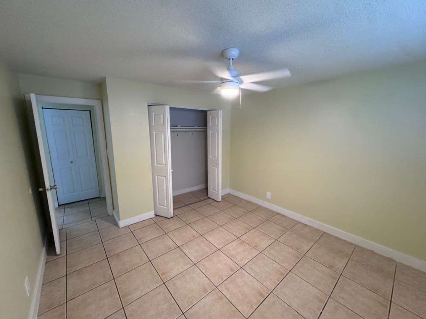 Vero Beach Apartment: 1875 40 AVE