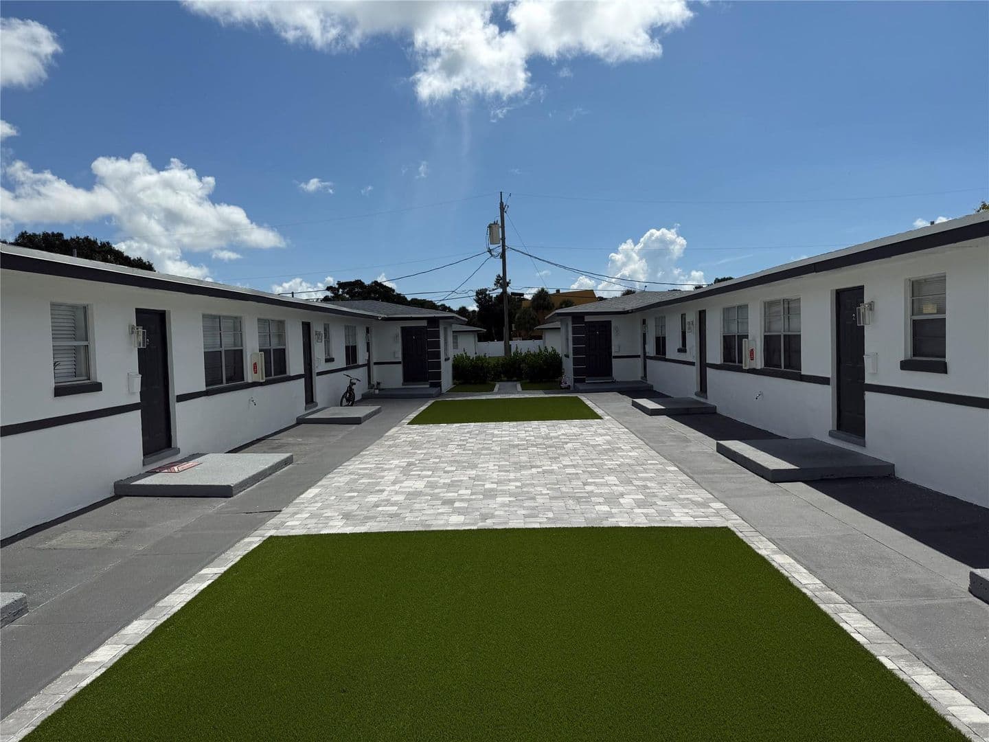 Vero Beach Apartment: 1875 40 AVE