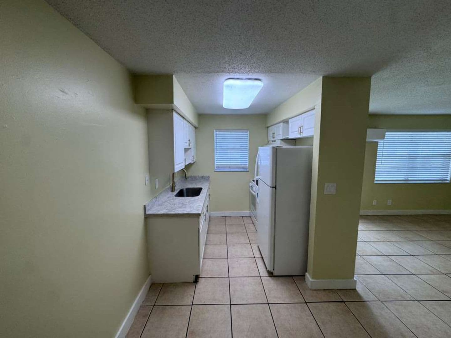 Vero Beach Apartment: 1875 40 AVE