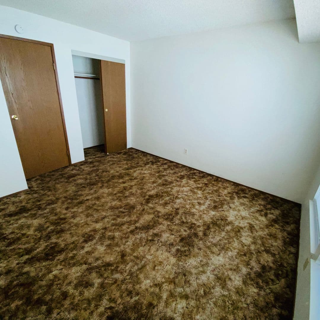 Fallon Apartment: 281-283-291-293 Quail Way