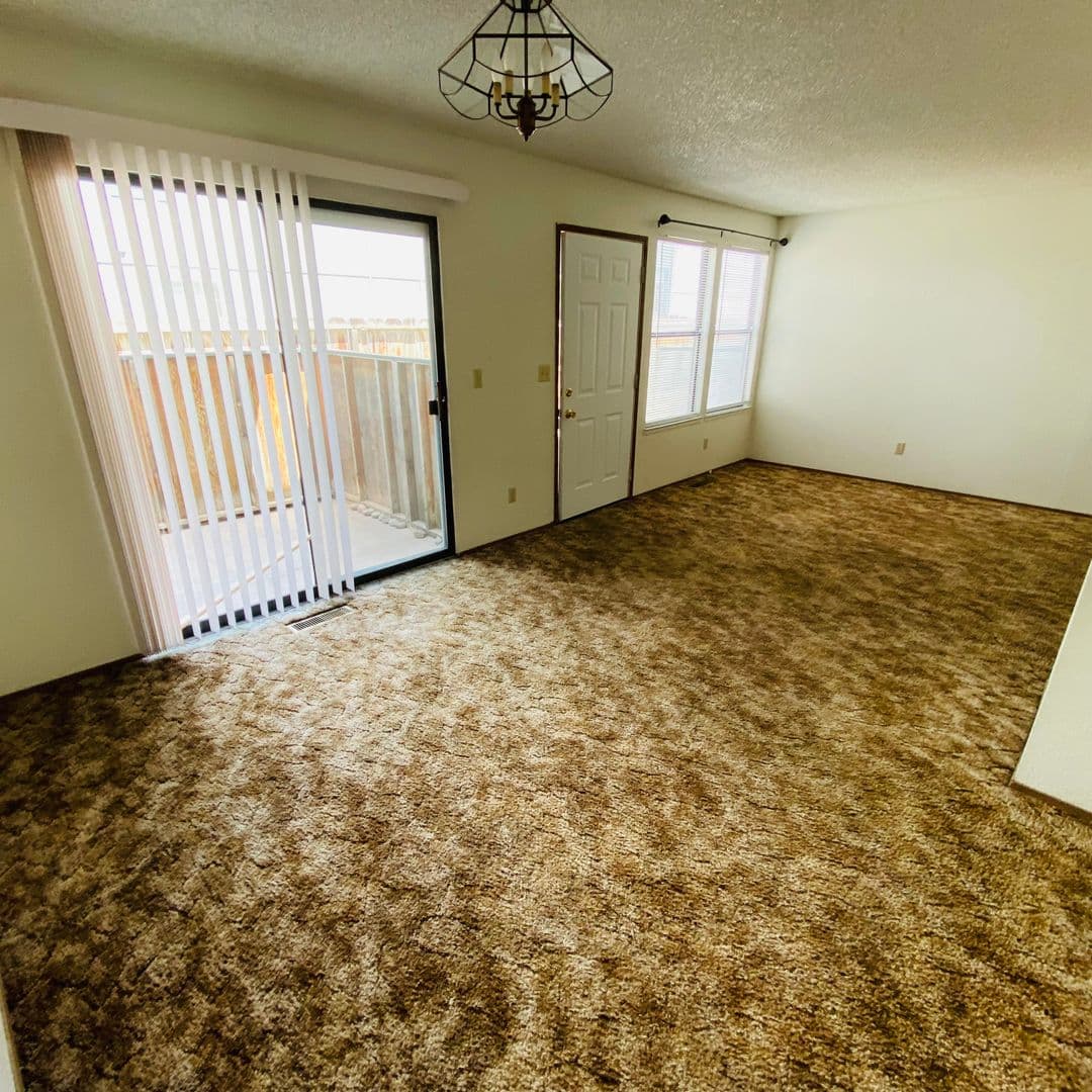 Fallon Apartment: 281-283-291-293 Quail Way