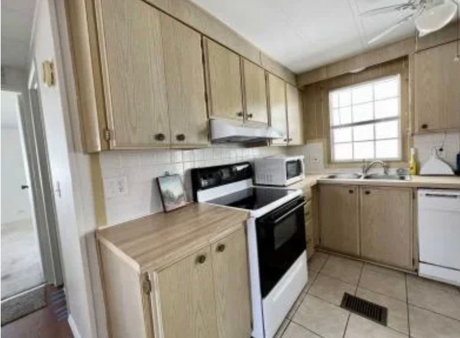 Ellenton Apartment: 54 Colony Drive N