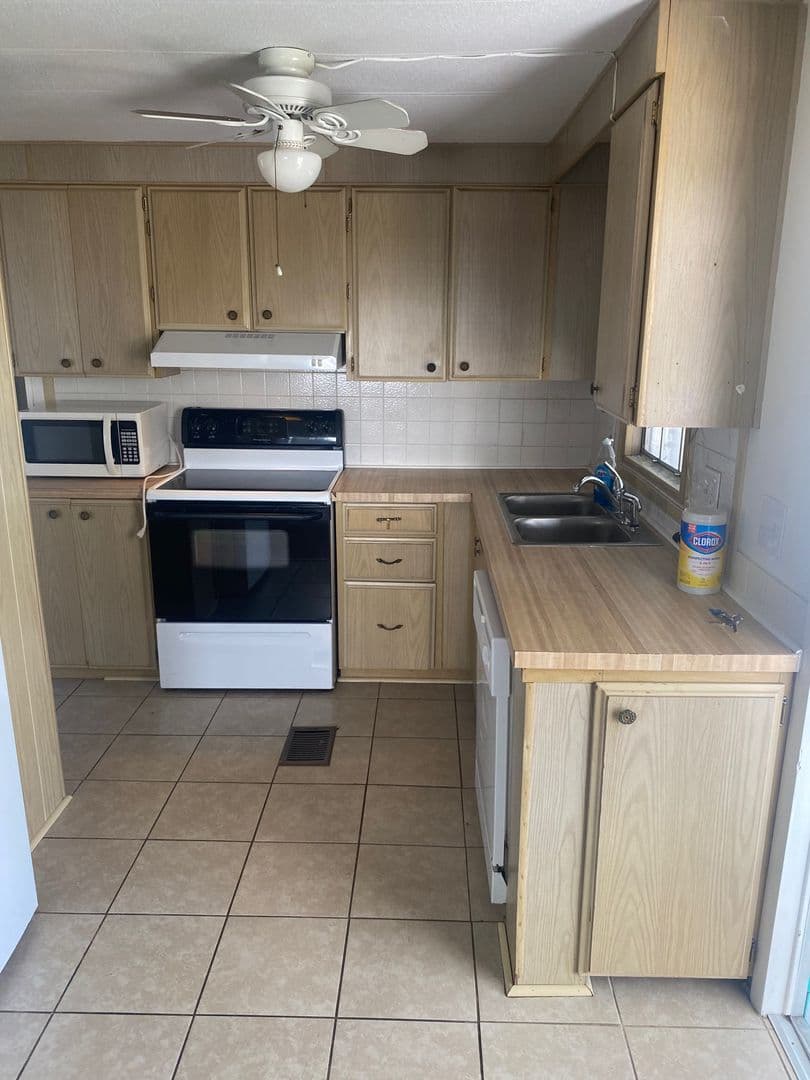 Ellenton Apartment: 54 Colony Drive N