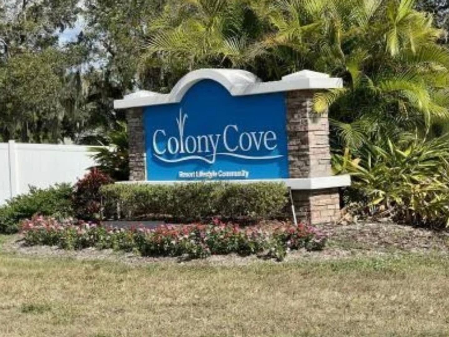 Ellenton Apartment: 54 Colony Drive N