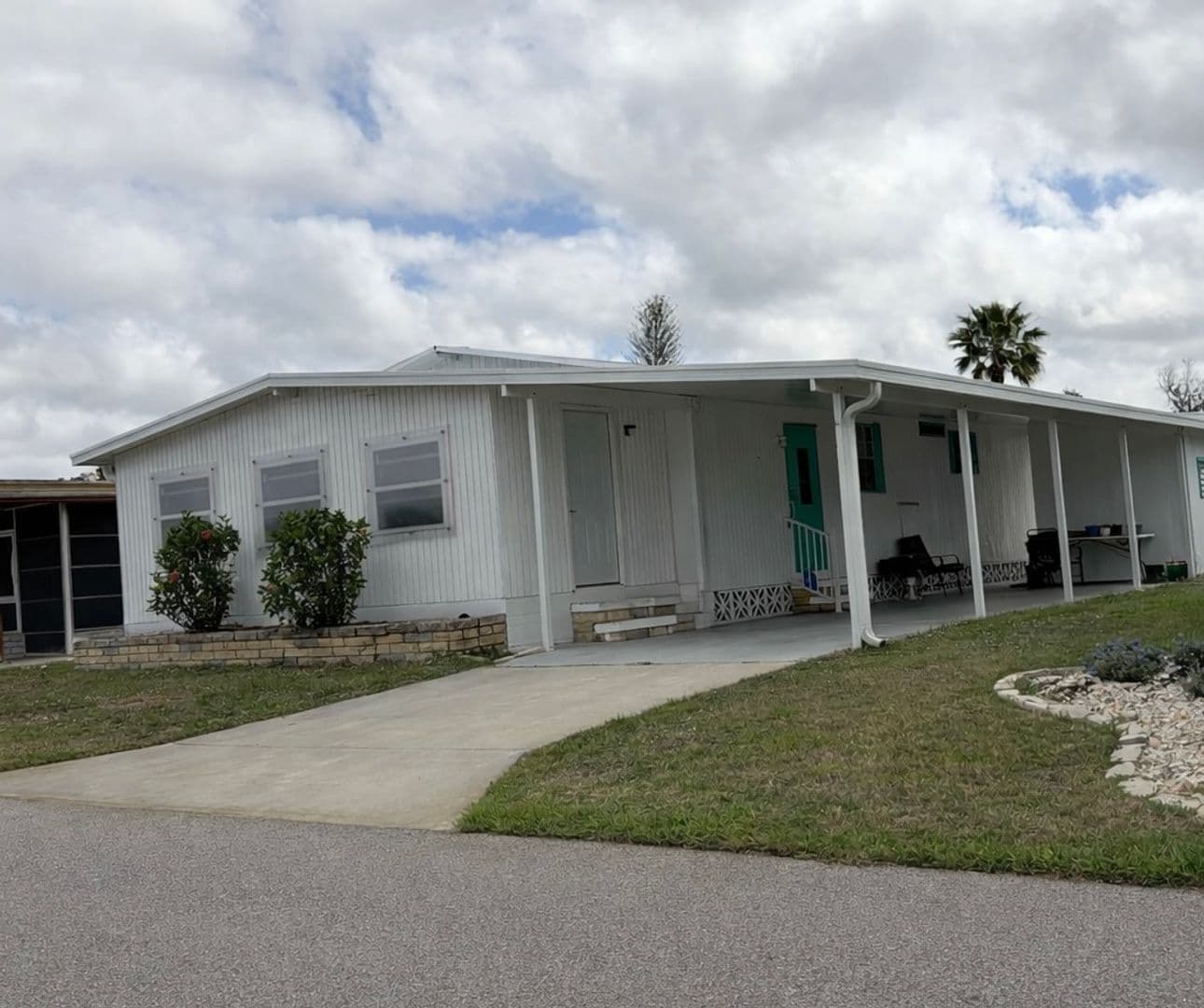 Ellenton Apartment: 54 Colony Drive N