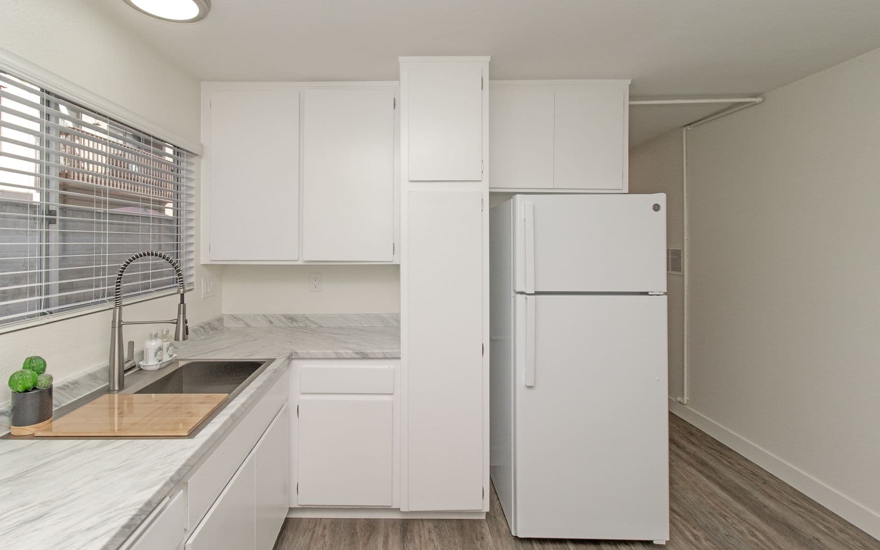 San Marcos Apartment: 250 W. San Marcos Blvd.