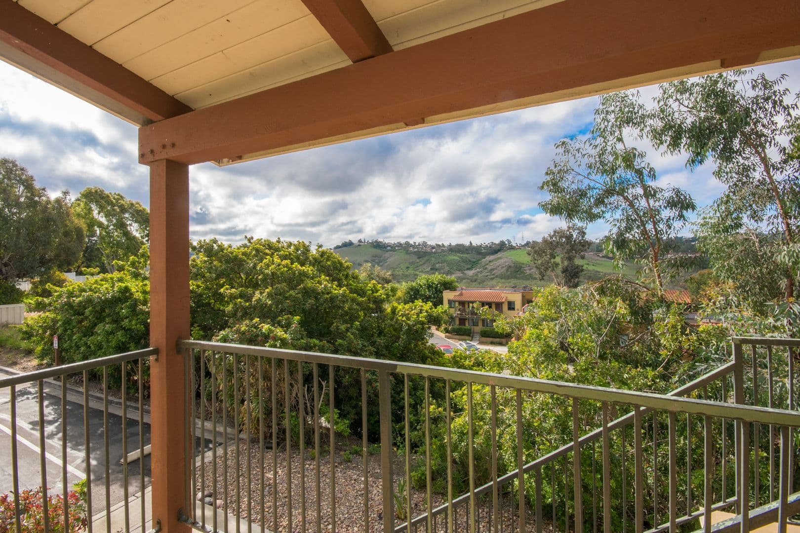 Oceanside Apartment: 2330 Paseo De Laura